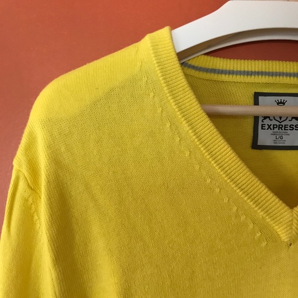 Express Sweater - Picture 3 of 3